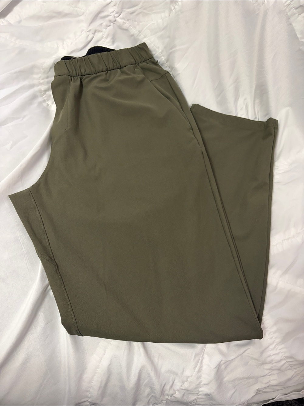 lululemon athletica Men's Olive Jogger Pants